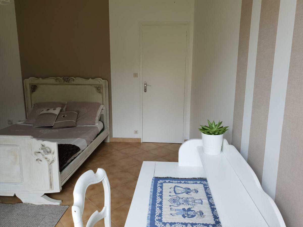 Le Chêne Fourcher La Meziere Extérieur photo